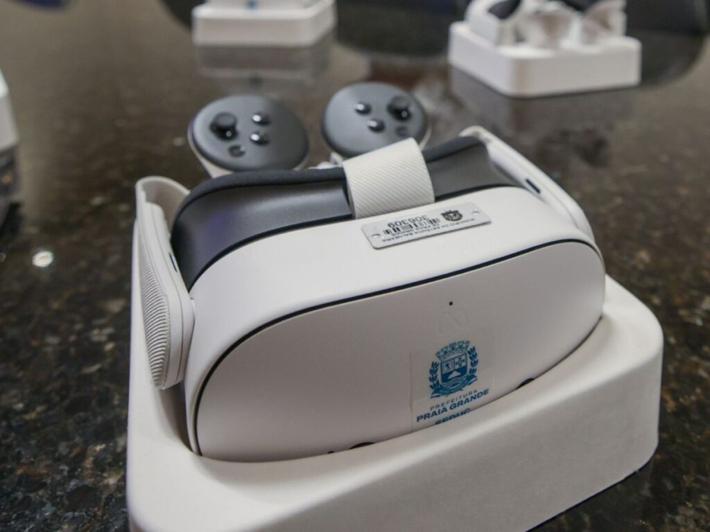 Praia Grande Inova com Óculos de Realidade Virtual na Educação
