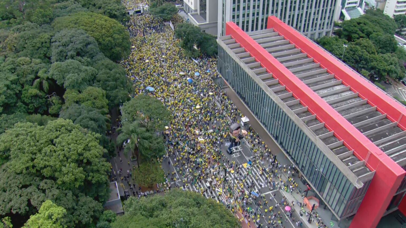 Protestos em SP e Rio: 20,4 mil contra Lula e STF, segundo dados da USP Protestos em SP e Rio: 20,4 mil contra Lula e STF, segundo dados da USP