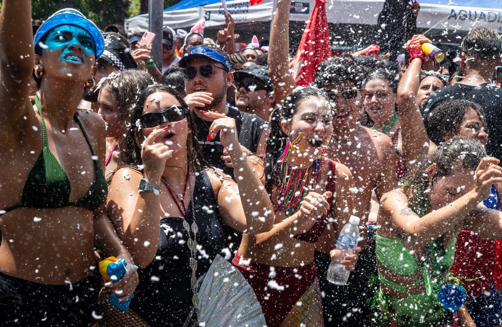 Rio de Janeiro Atraí 310 mil Turistas Estrangeiros em Fevereiro: Crescimento de 18,5% com o Carnaval