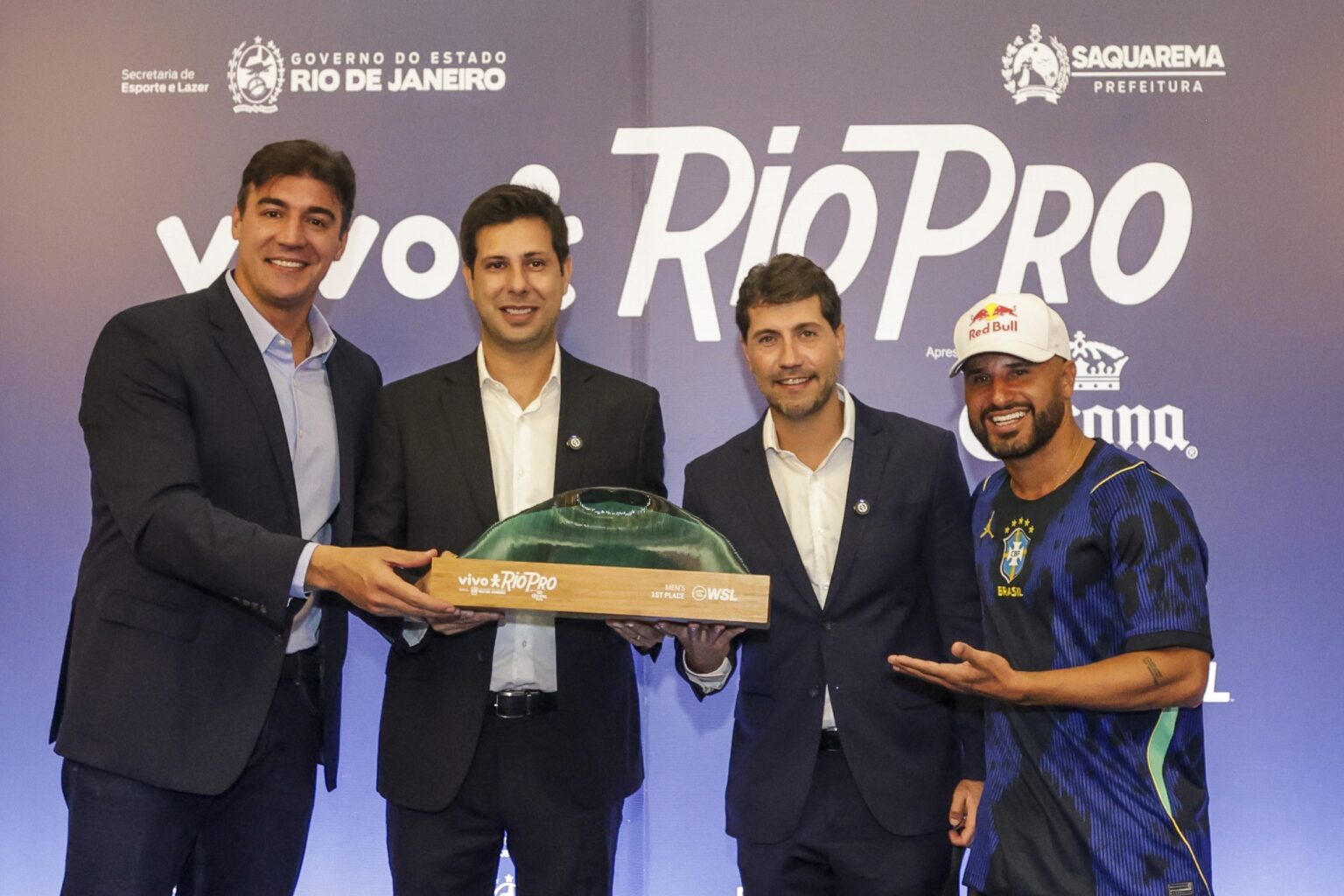 Rio de Janeiro Comemora 15 Anos do Circuito Mundial de Surfe com Grande Celebração