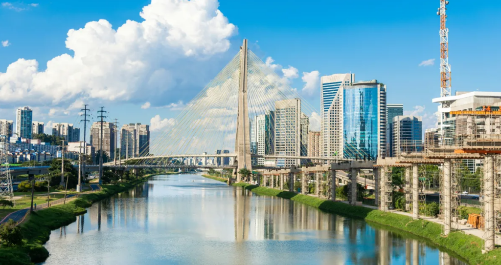 Sete Bairros de São Paulo Estão Entre os Mais Caros do Brasil: Uma Análise do Mercado Imobiliário