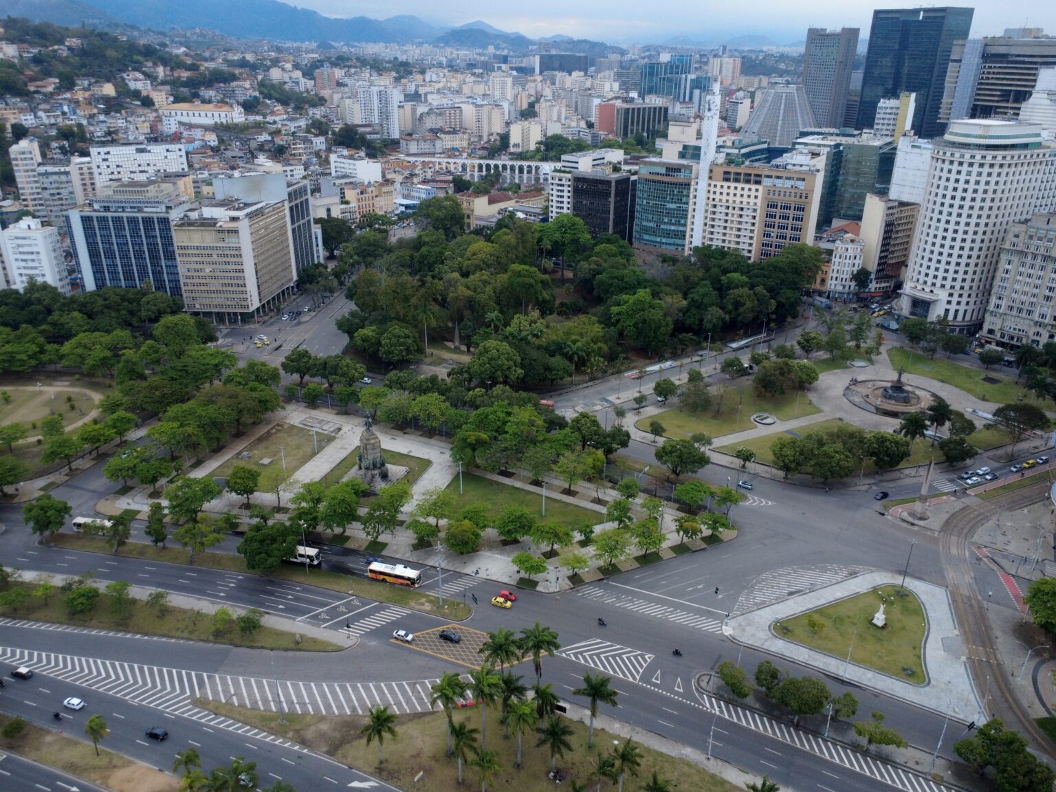 Transformando o Rio: Livro Propõe Caminhos para Revitalizar o Estado Transformando o Rio: Livro Propõe Caminhos para Revitalizar o Estado