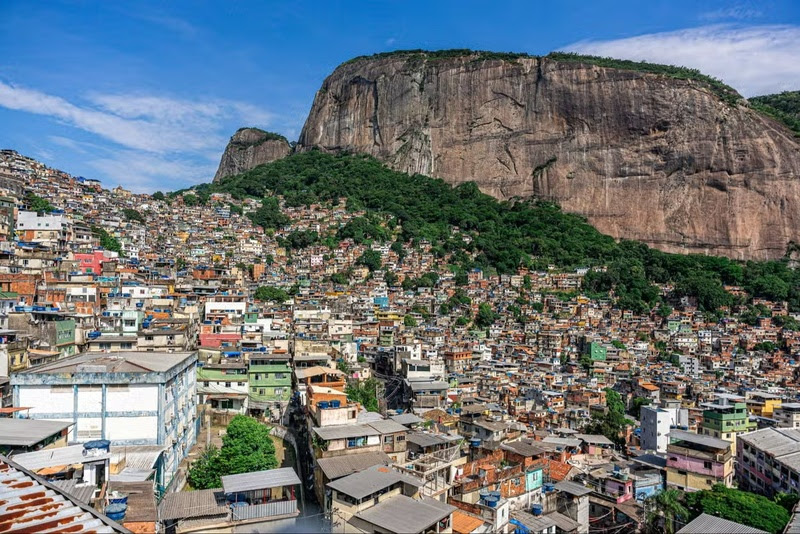 Turismo Comunitário no Rio: Tours em Favelas Atraem Mais de 50 Mil Visitantes em Dois Meses Turismo Comunitário no Rio: Tours em Favelas Atraem Mais de 50 Mil Visitantes em Dois Meses