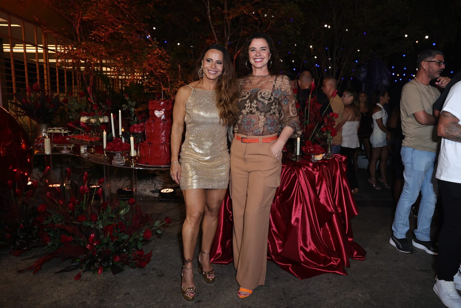 Viviane Araujo Celebra 51 Anos com Grande Festa ao Lado da Família e Amigos no Rio