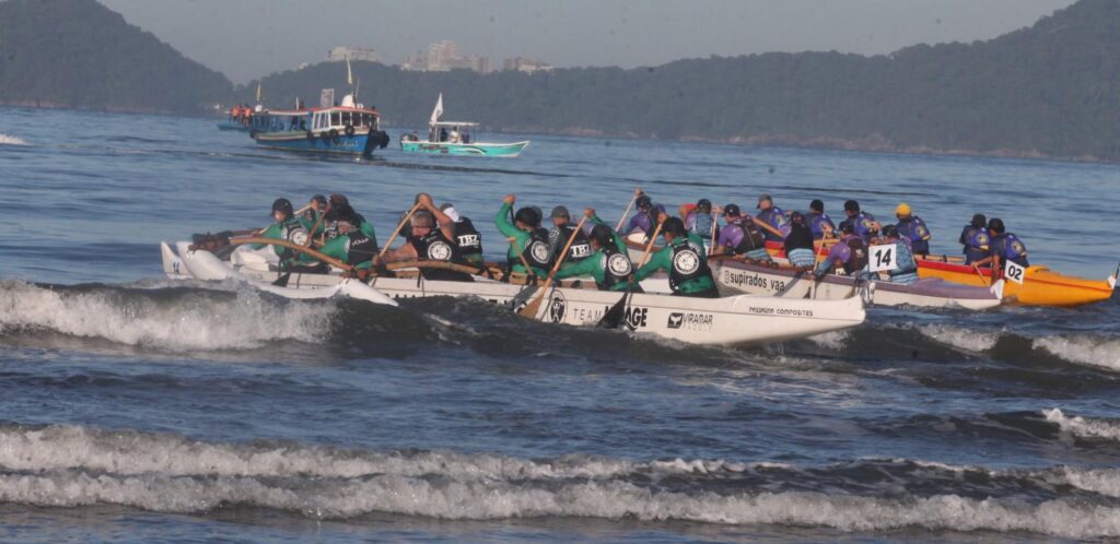 Volta à Ilha de Santo Amaro Celebra a Tradição da Canoa Havaiana com 75 km de Percurso
