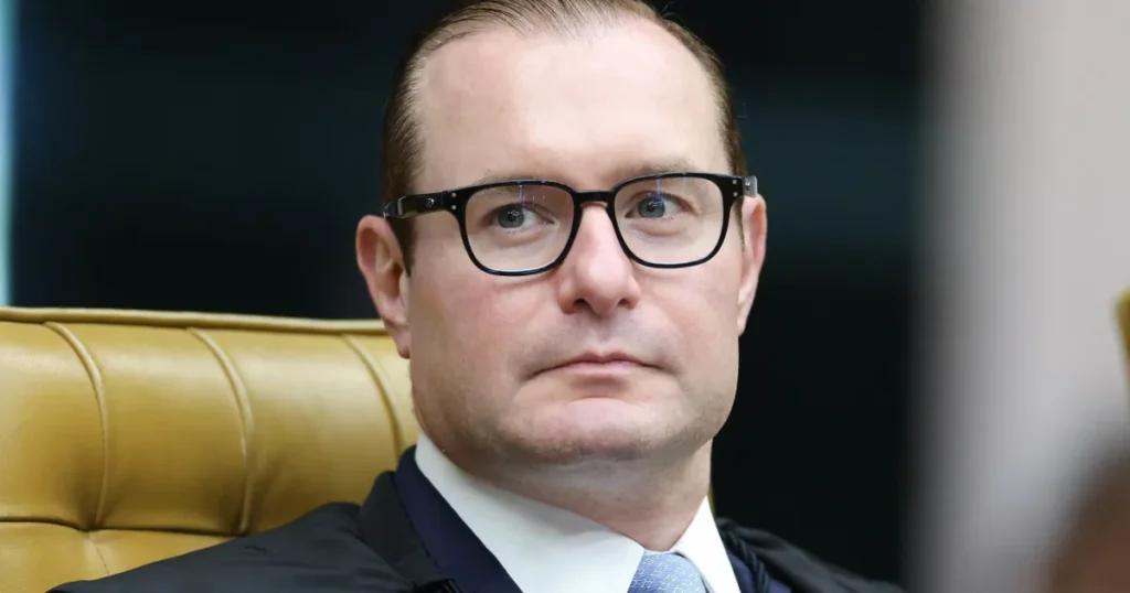 Zanin Suspende Eleições Indiretas para Governador do RJ e Mantém Atual Chefe do Executivo