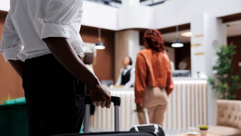 Adesão à Ficha Digital de Hóspedes Cresce 20% no Feriadão, Superando 4 Mil Estabelecimentos