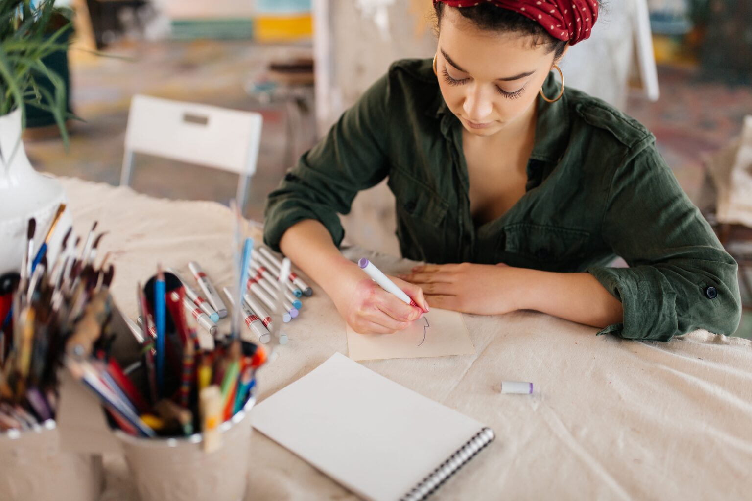 Costurar e Criar: Como Os Trabalhos Manuais Ajudam a Combater a Ansiedade e a Depressão Costurar e Criar: Como Os Trabalhos Manuais Ajudam a Combater a Ansiedade e a Depressão