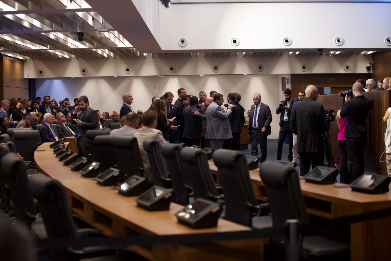 Eleições na Alerj: PL Pode Manter Interino Enquanto PSD Busca Alianças Estratégicas