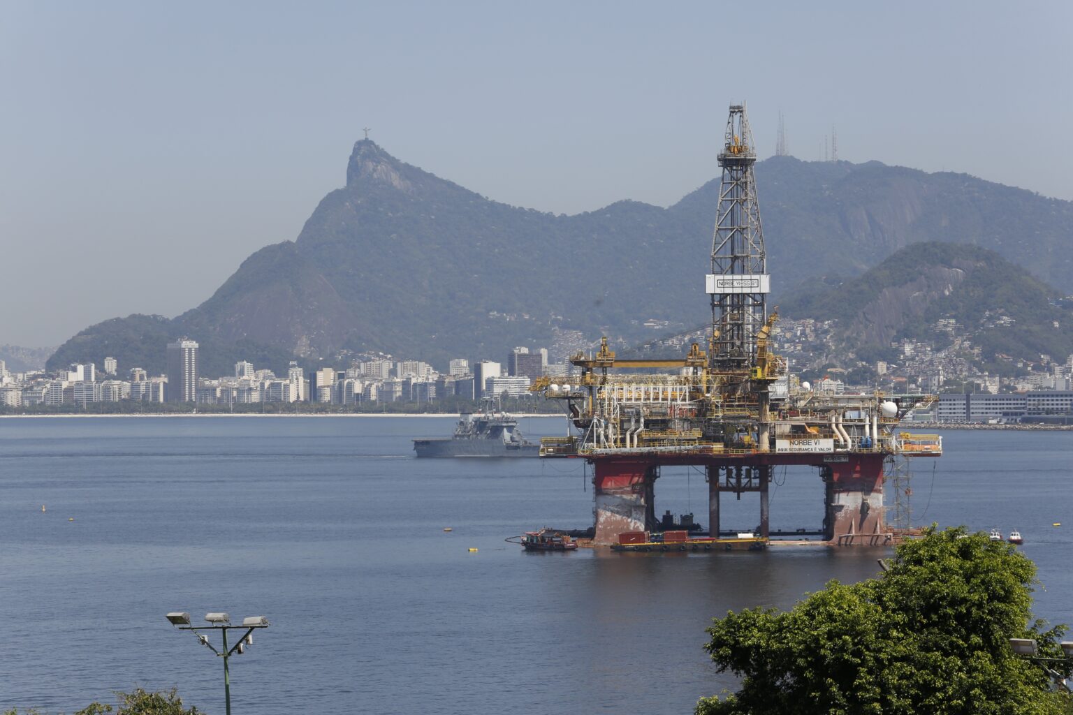 Entidades Empresariais do Rio Alertam para Riscos na Redistribuição dos Royalties do Petróleo
