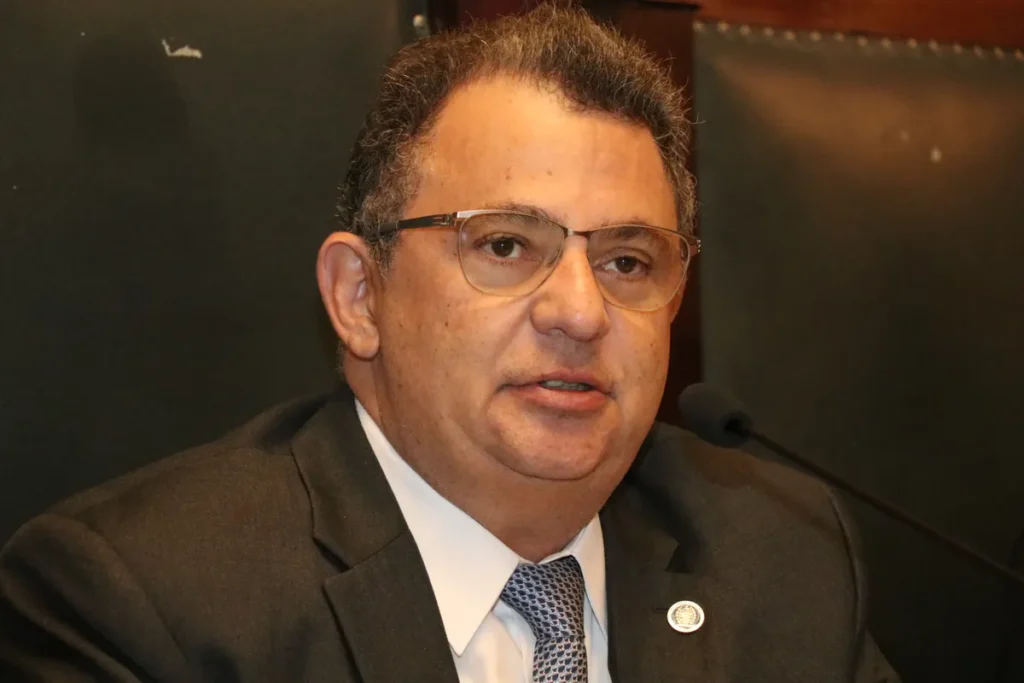 Exoneração do Procurador-Geral do Estado do Rio: A Decisão de Ricardo Couto