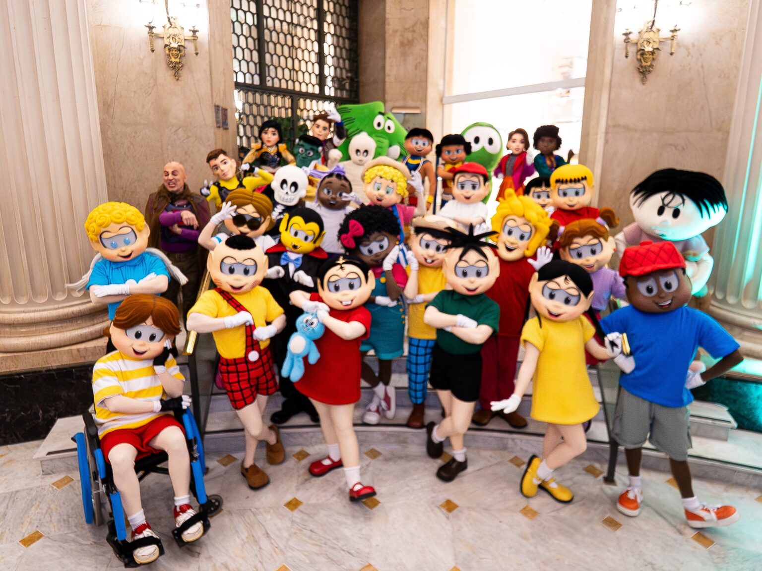 Exposição 'Viva Mauricio' Alcança Marco Histórico no CCBB Rio