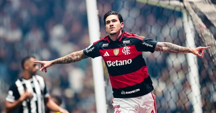 Flamengo Despacha o Atlético-MG e Aumenta Pressão no Palmeiras