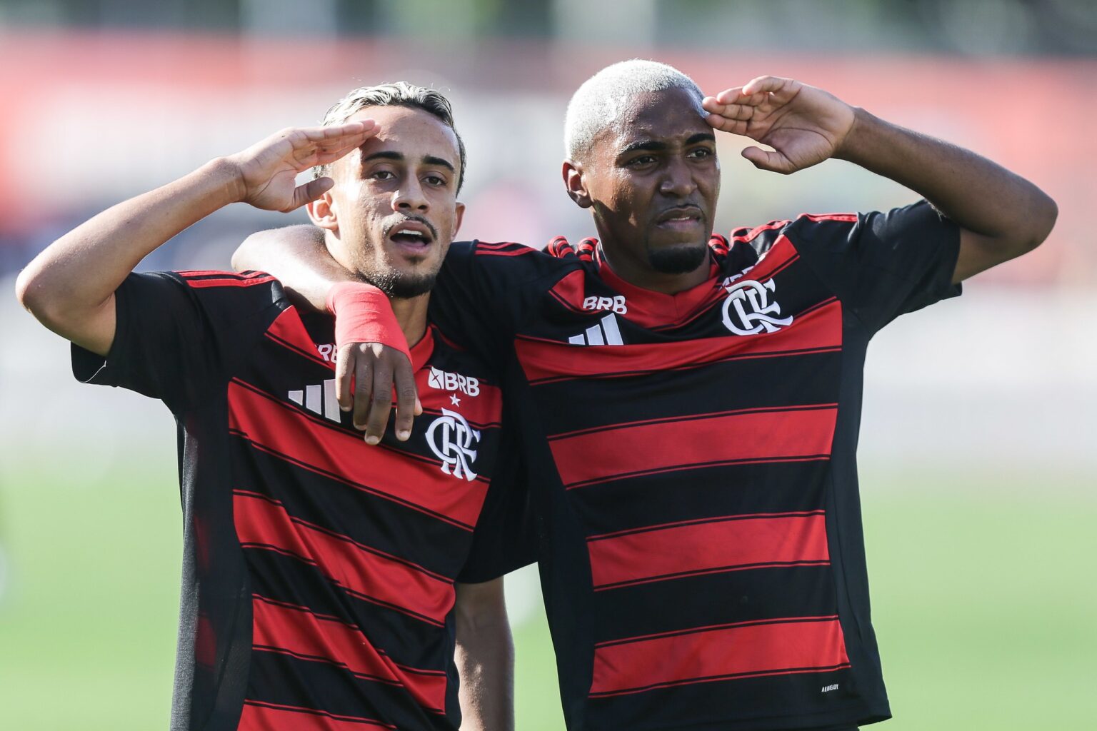 Flamengo Registra Faturamento Recorde de R$ 2 Bi em 2025 com Vendas de Jogadores