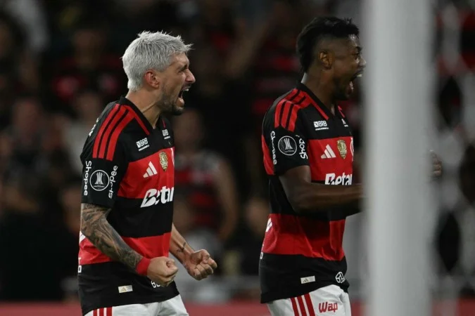 Flamengo vence Medellín e mantém 100% na Libertadores com goleada