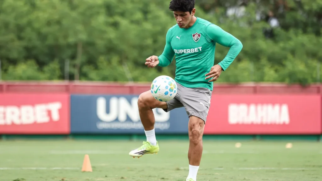 Fluminense Recebe Reforço Crucial para Enfrentamento do Corinthians no Brasileiro