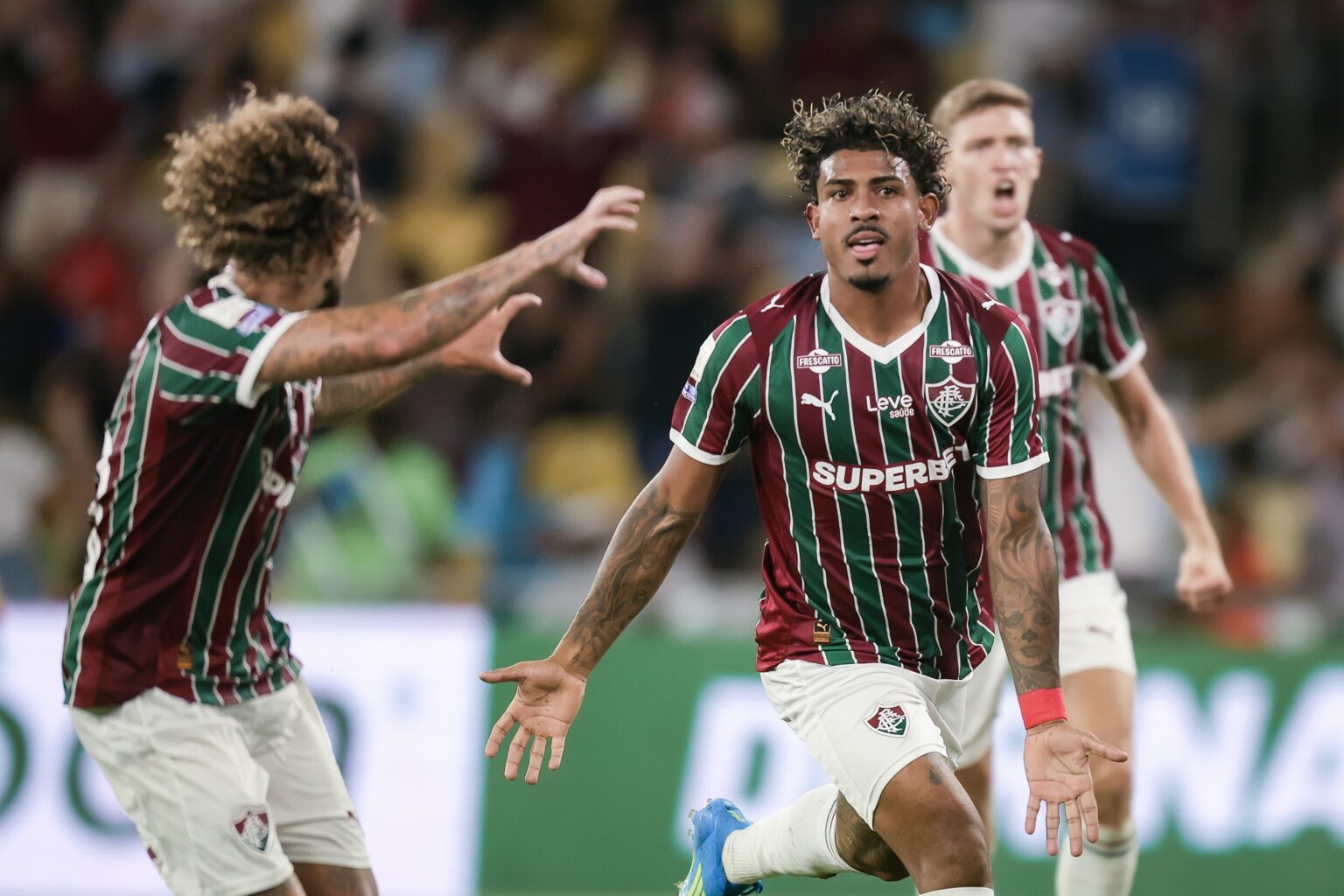 Fluminense Vence Chapecoense e Consolida Boa Fase no Brasileirão