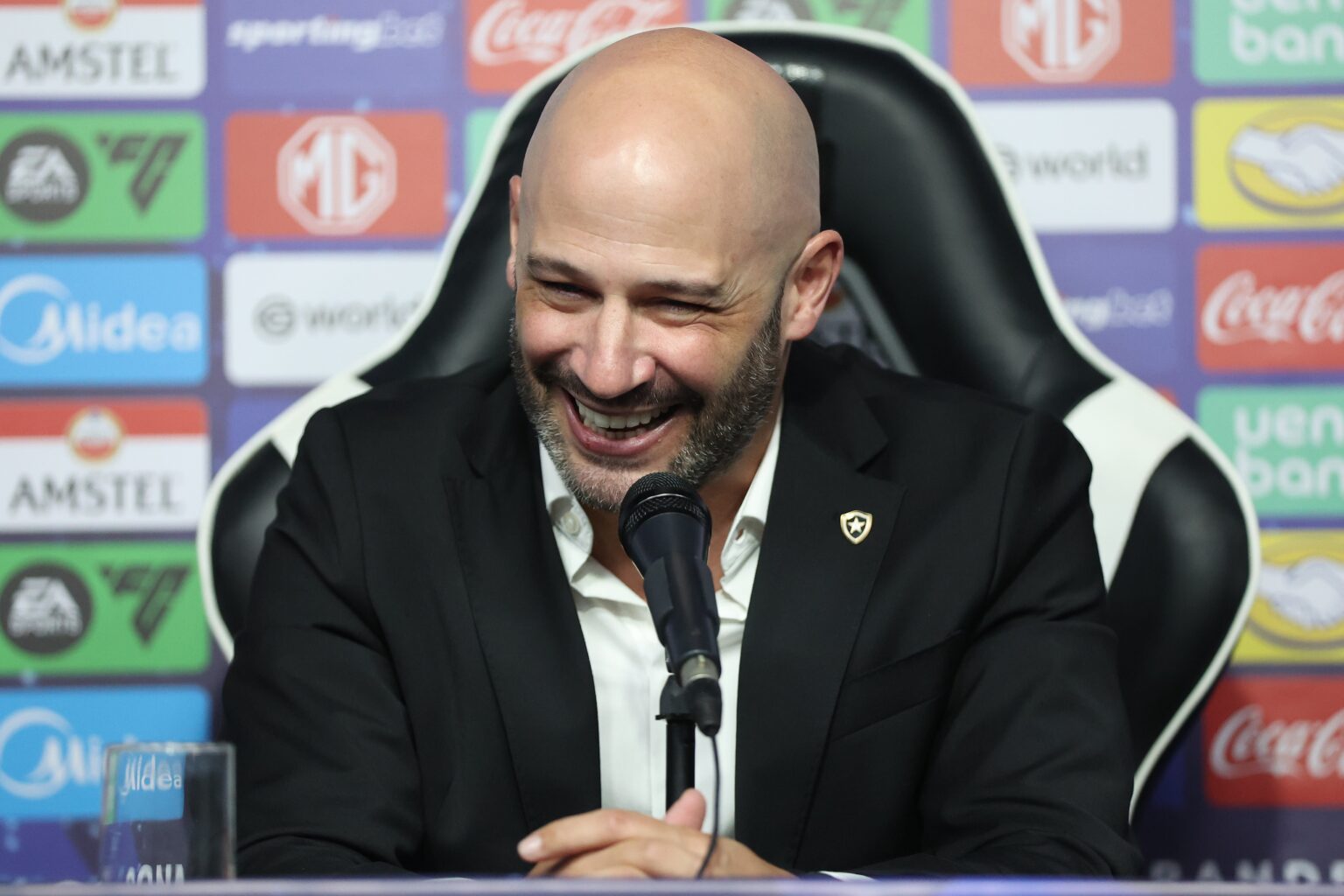 Franclim Carvalho Inicia Nova Era no Botafogo com Estreia Contra o Caracas