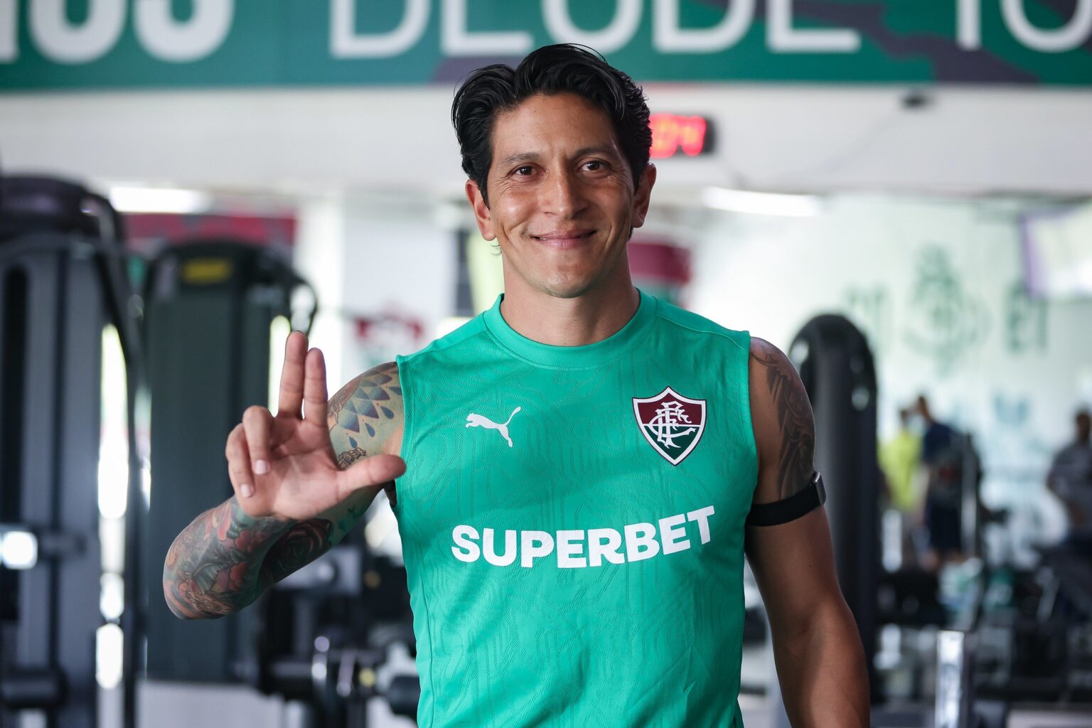 Germán Cano Retorna ao Fluminense Após Longa Lesão: Encontro com o Corinthians no Brasileiro