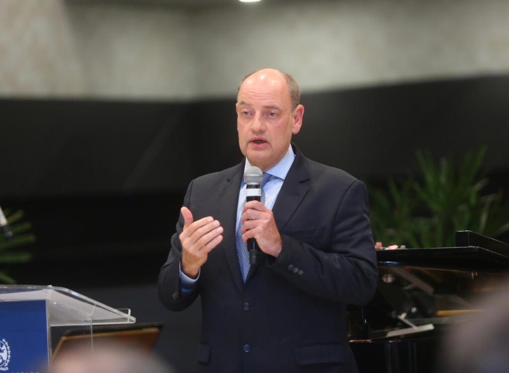 Governador Interino do RJ Impõe Limites em Cargos Comissionados e Intensifica Exonerações