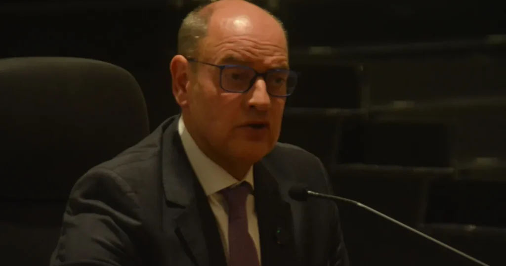 Governador Interino do RJ Realiza Exonerações e Totaliza 638 Cargos Cortados