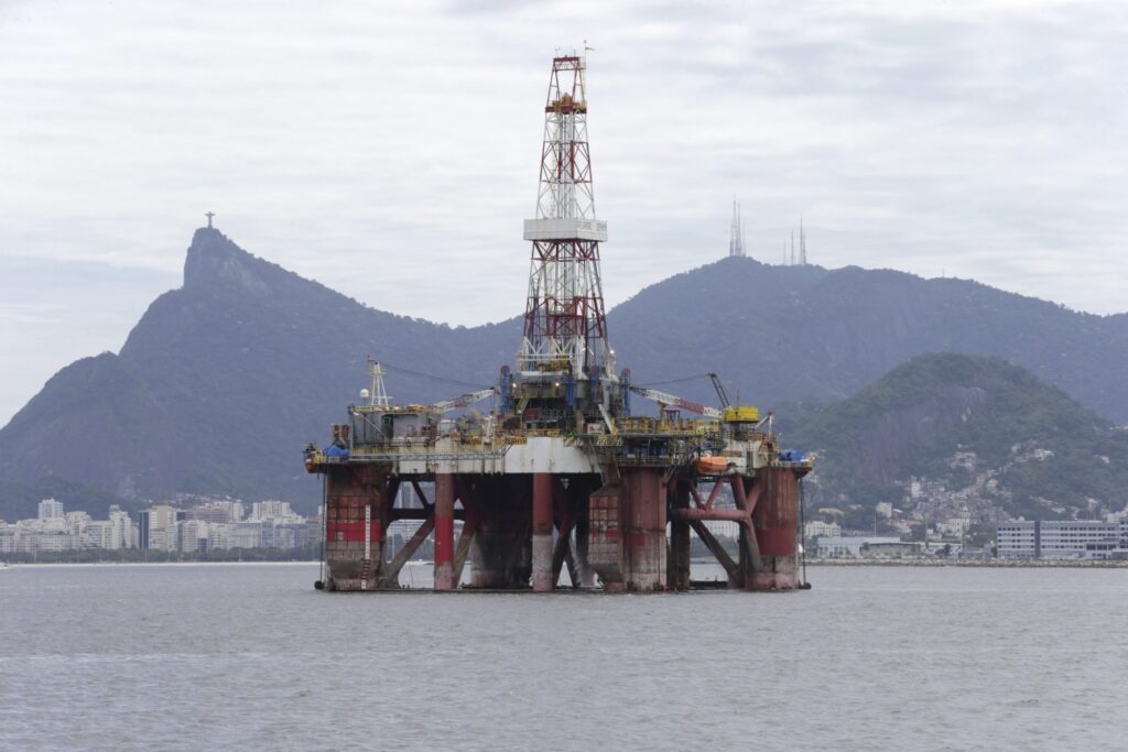 Impactos Econômicos da Redistribuição de Royalties do Petróleo no Rio de Janeiro