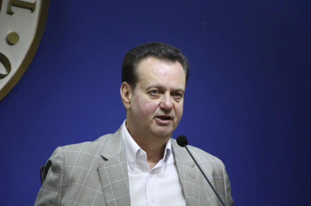 Kassab Destaca Apoiadores de Caiado e Paes no Cenário Político do Rio