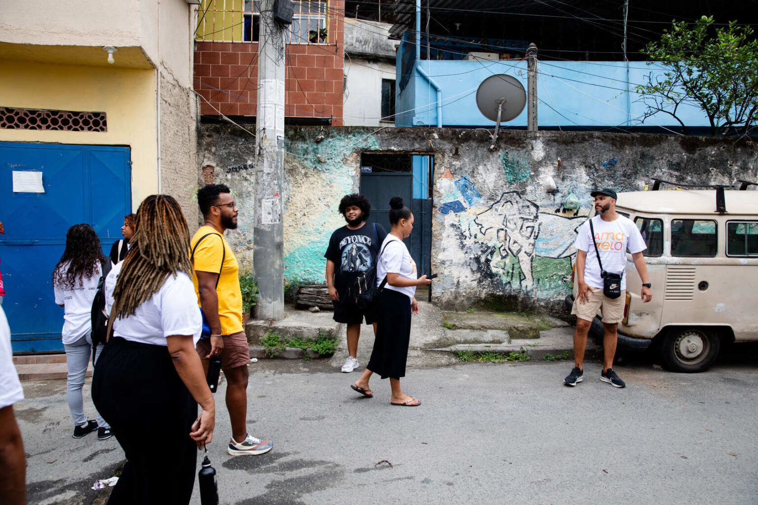 Lançamento da Revista aMARÉlo: Vozes das Favelas do Rio de Janeiro em Destaque Lançamento da Revista aMARÉlo: Vozes das Favelas do Rio de Janeiro em Destaque