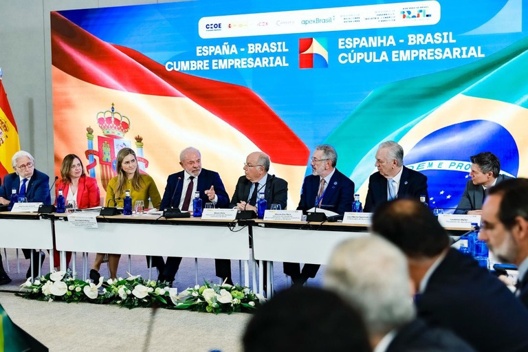 Lula Enfatiza Potencial Econômico do Brasil em Barcelona e Convoca Investidores Estrangeiros