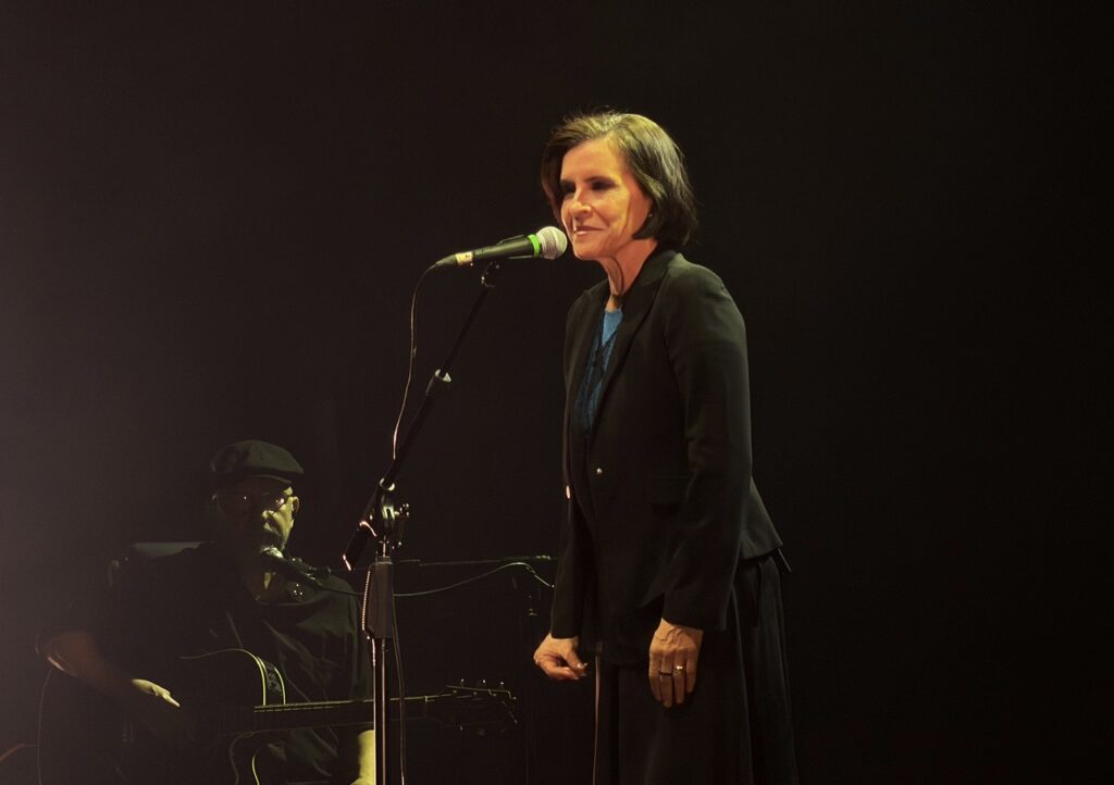 Marina Lima Celebra 70 Anos com Show Marcante: Entre Perdas e Ganhos