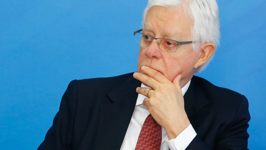 Moreira Franco Lança Livro Revelando Bastidores da Política Brasileira