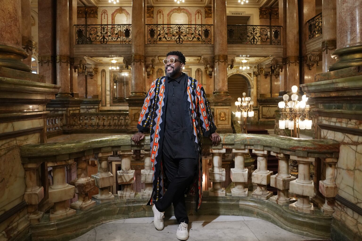 Nego Álvaro Celebra 10 Anos de Carreira com Show no Teatro Municipal Nego Álvaro Celebra 10 Anos de Carreira com Show no Teatro Municipal