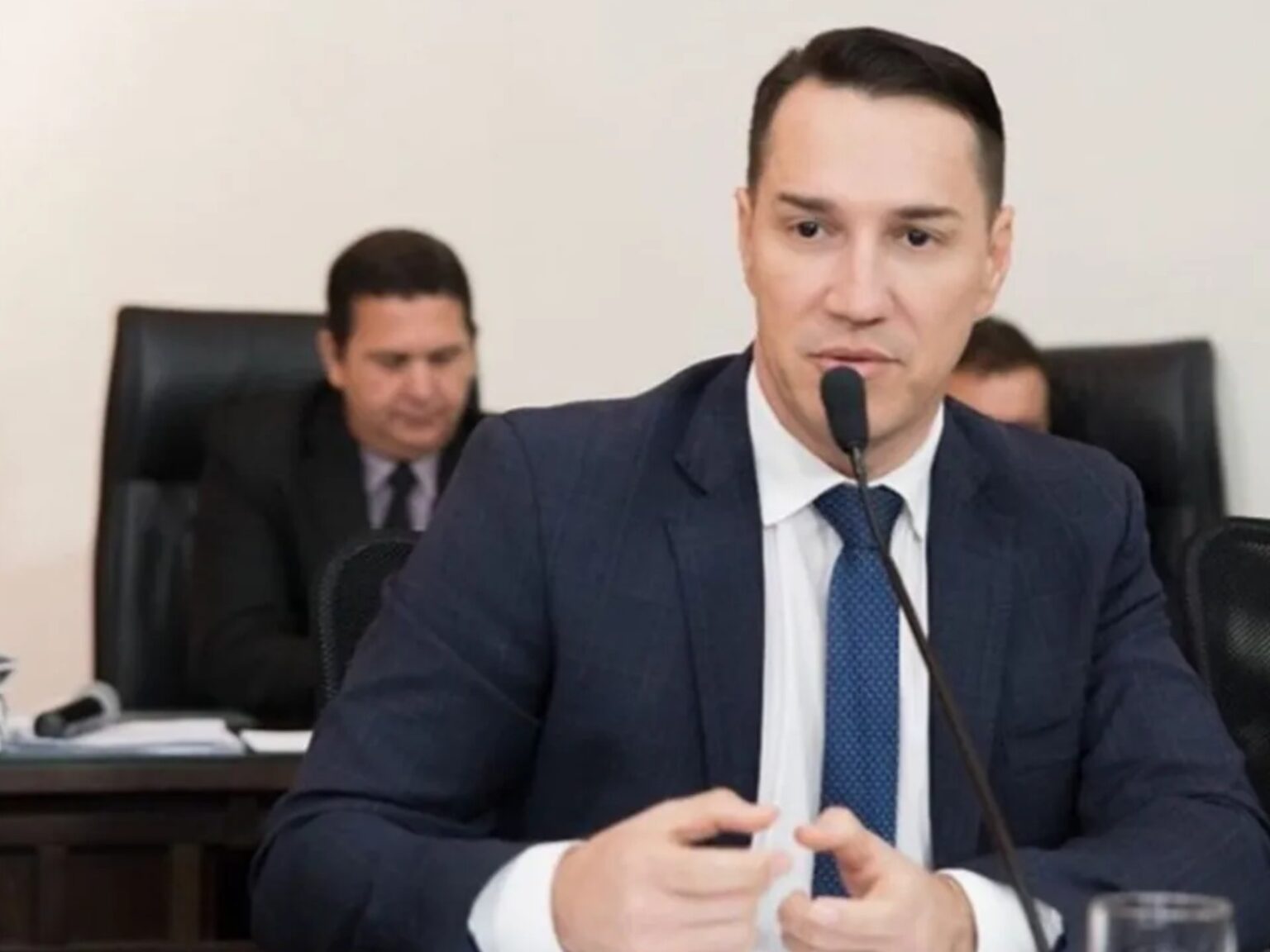 Ney Amorim Retorna à Secretaria de Esportes Após Exoneração Rápida