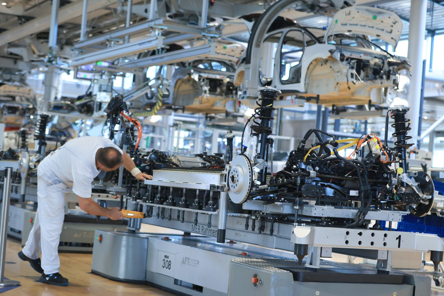 Produção Industrial do Brasil Cresce 0,9% em Fevereiro, Atingindo o Segundo Mês Positivo