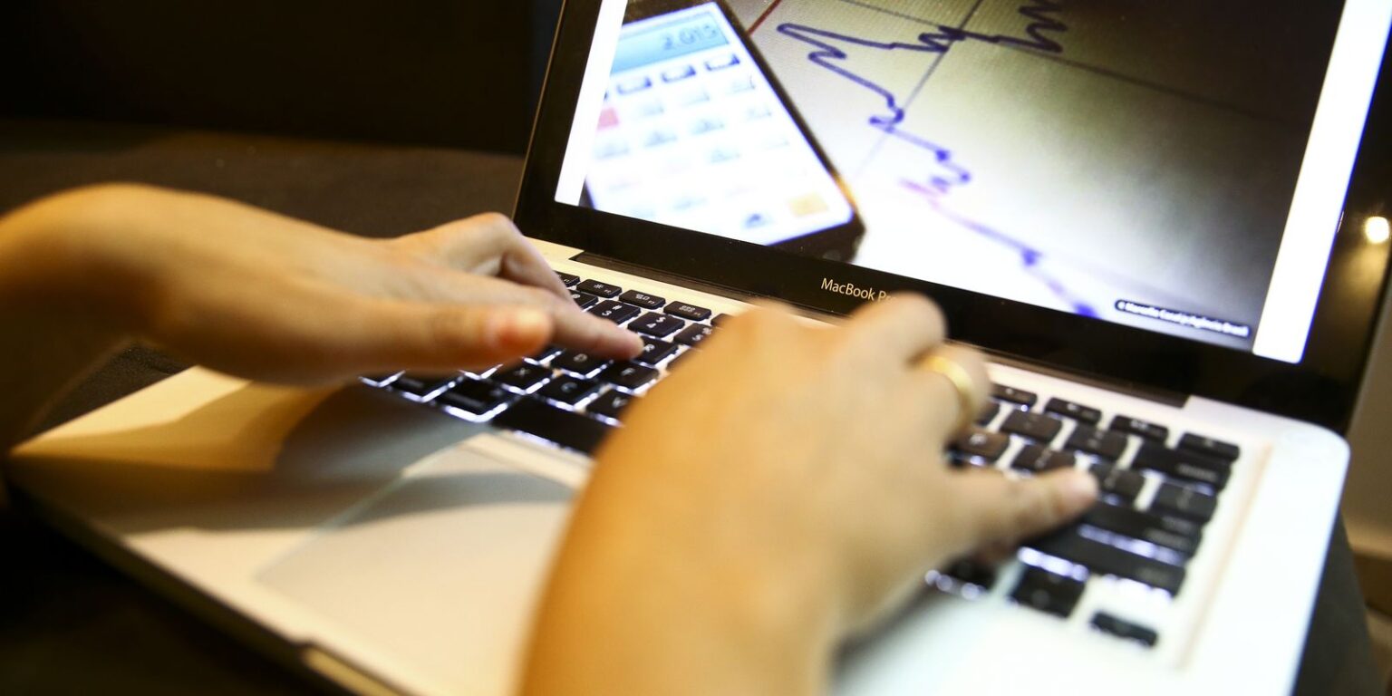 Setor de Serviços no Brasil Registra Crescimento de 0,1% em Fevereiro