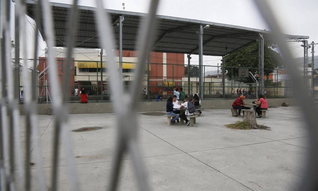 Tragédia em Niterói: Estudante Falecida Após Mal Súbito na Escola Municipal