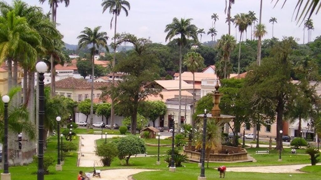 Vassouras: Descubra a Cidade dos Barões, Patrimônio do Café e Cultura Vassouras: Descubra a Cidade dos Barões, Patrimônio do Café e Cultura