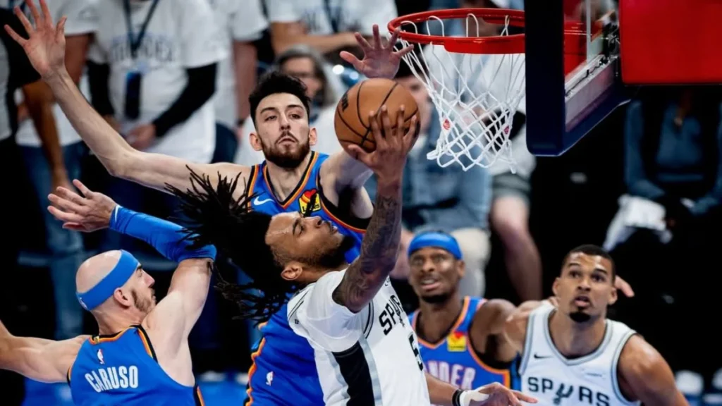 Spurs x Thunder: Jogo 3 das Finais da NBA com emoção garantida nesta sexta-feira Spurs x Thunder: Jogo 3 das Finais da NBA com emoção garantida nesta sexta-feira