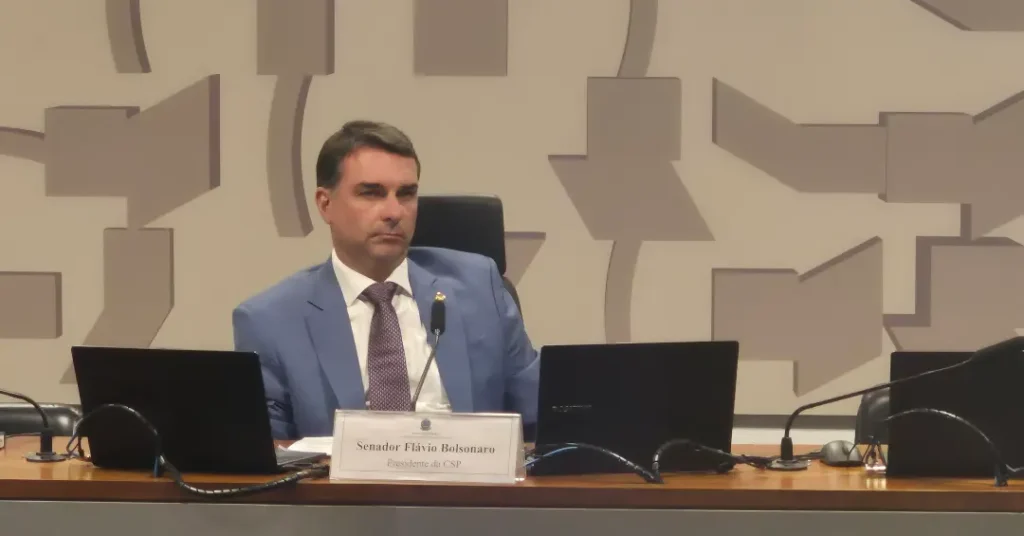 Derrubada de Veto Por Flávio Bolsonaro: Uma Nova Estratégia Política