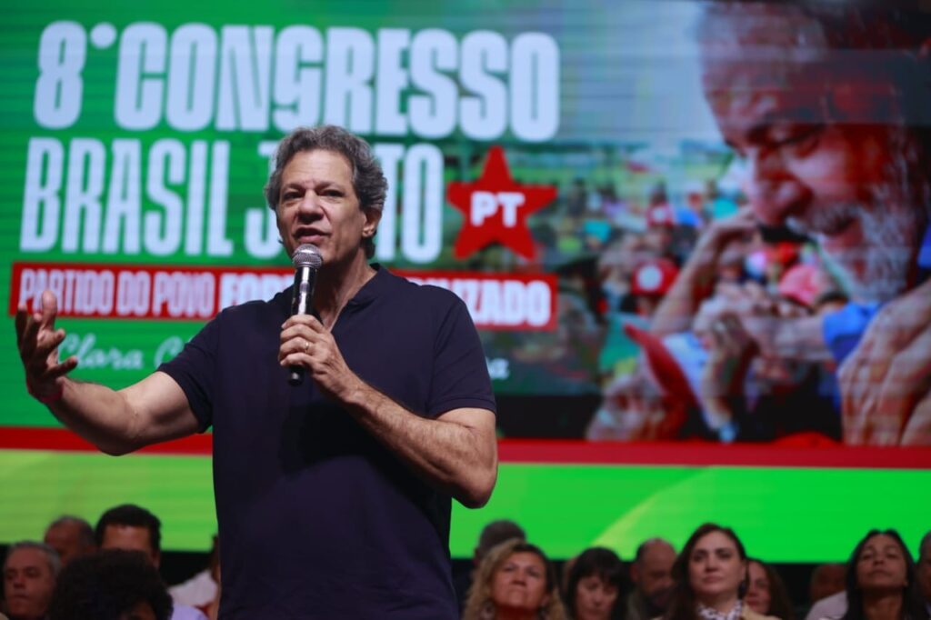 Haddad: Empate nas Pesquisas entre Lula e Flávio Bolsonaro é Resultado de Lavagem Cerebral Coletiva