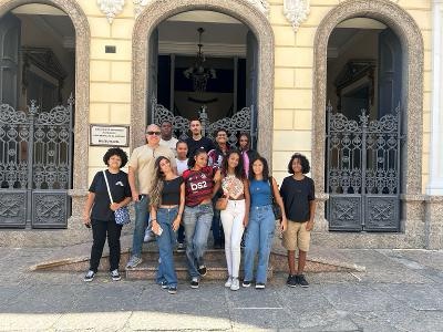 Jovens de Volta Redonda Conhecem o Espaço Cultural da Marinha em Passeio Memorável