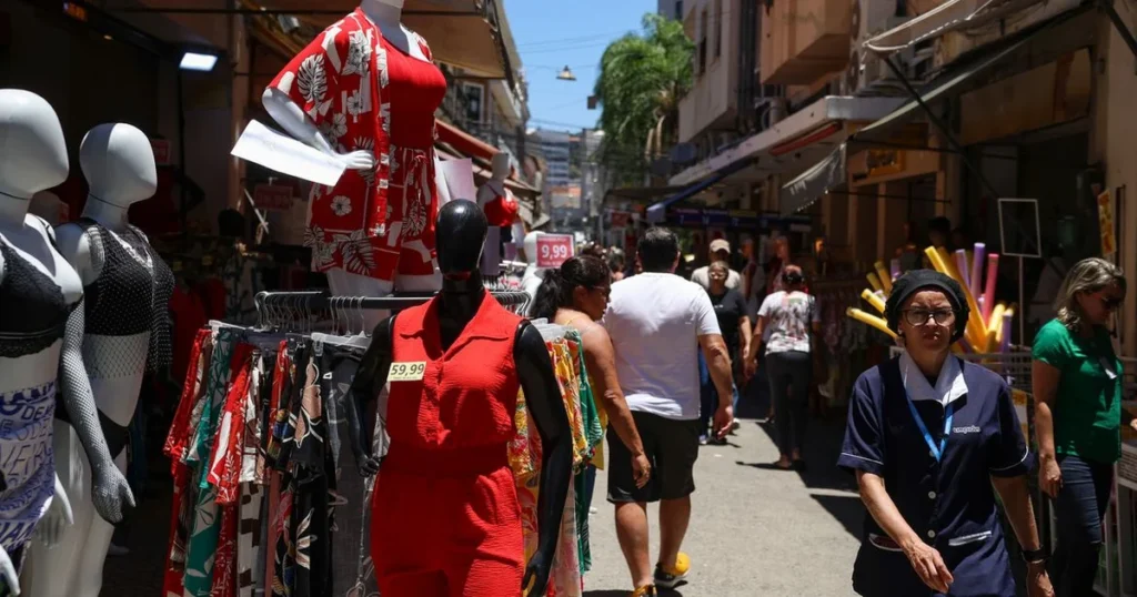 Novo Desenrola: Juros Elevados Aumentam Endividamento das Famílias Brasileiras