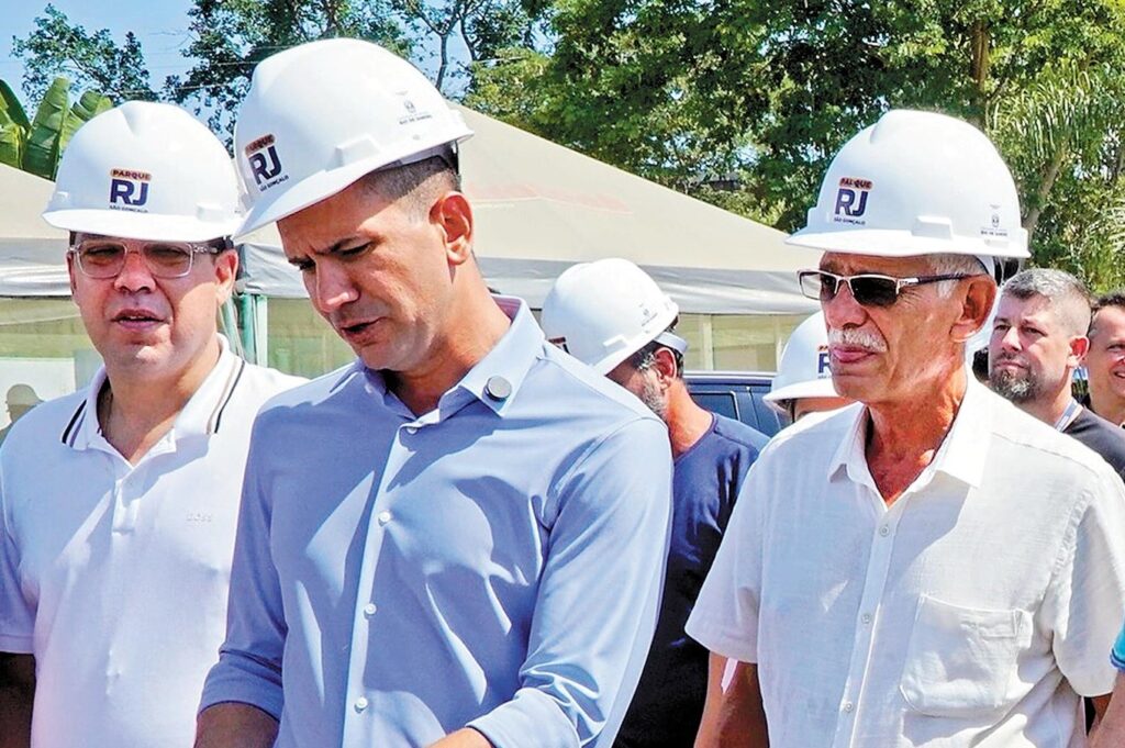 Obras de Pavimentação em São Gonçalo: Pedreira da Família de Altineu Côrtes Envolve Contratos e Polê