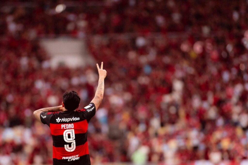 Pedro Brilha e Supera Gols de 2025 em Busca da Copa do Mundo