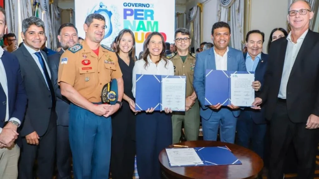Raquel Lyra autoriza obras de R$ 171 milhões para educação, lazer e segurança no Recife Raquel Lyra autoriza obras de R$ 171 milhões para educação, lazer e segurança no Recife