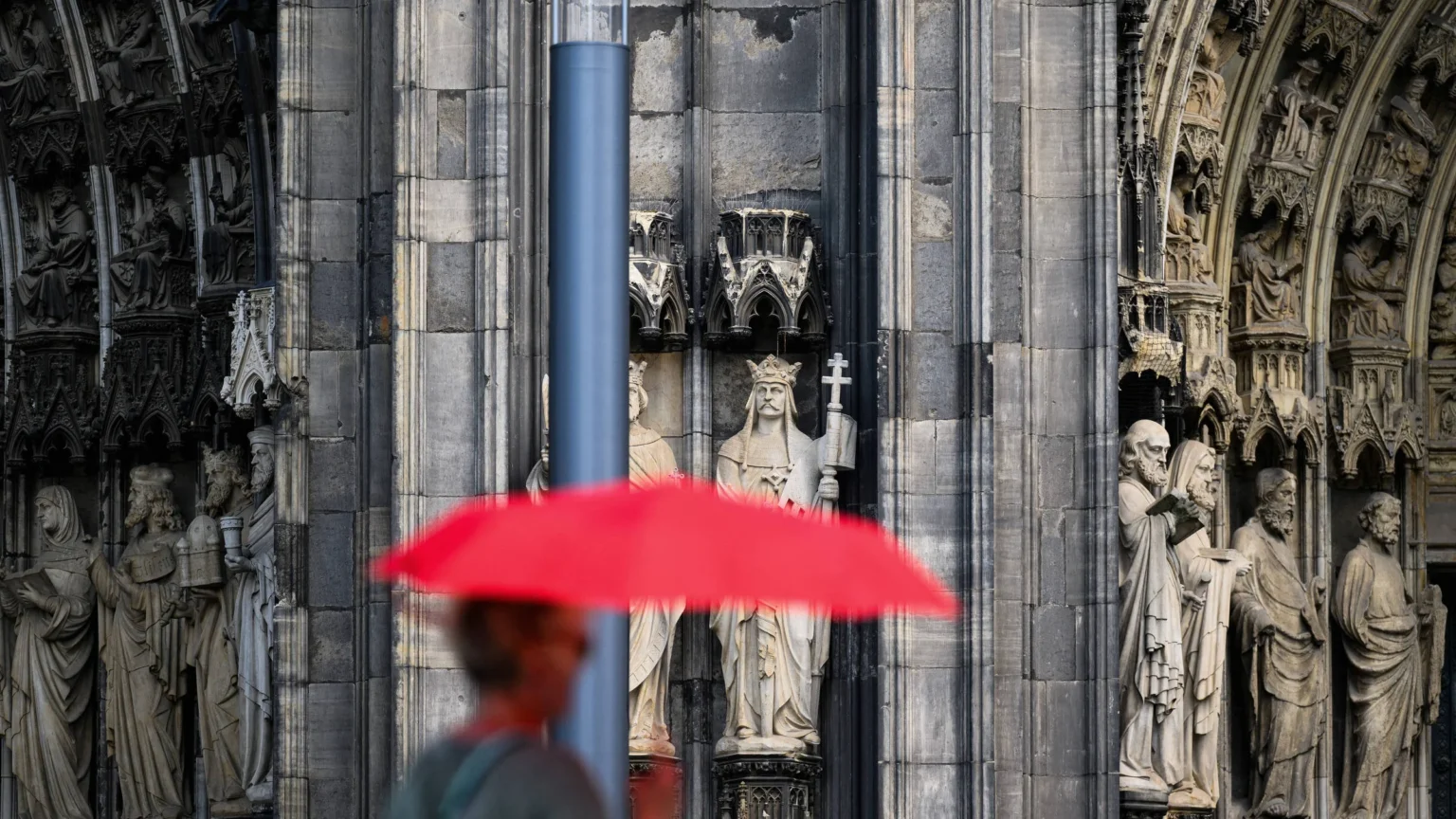 Onda de Calor Extrema Avança pelo Leste Europeu com Recordes Históricos de Temperatura
