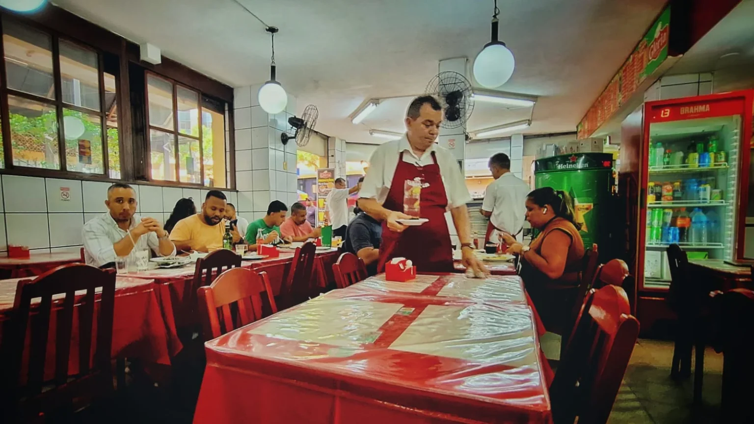 Bar Glória: Patrimônio Vivo da Cultura Portuguesa no Rio de Janeiro Bar Glória: Patrimônio Vivo da Cultura Portuguesa no Rio de Janeiro