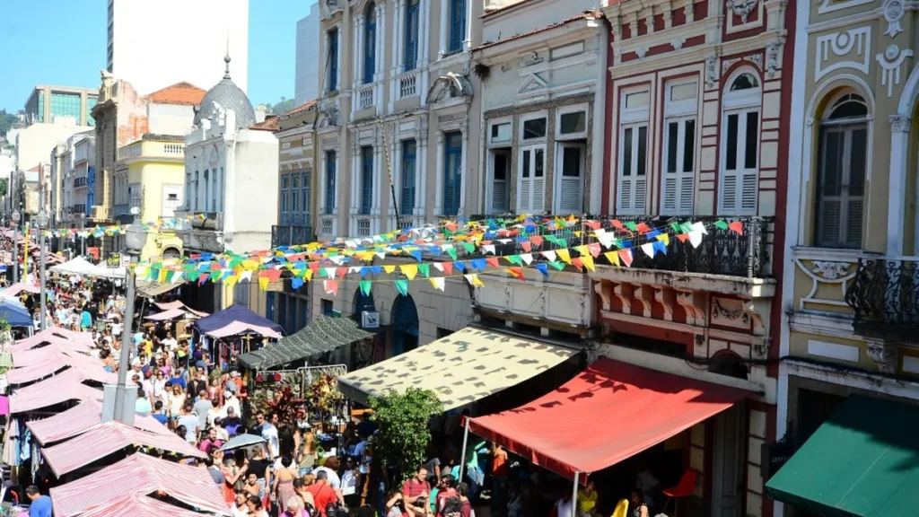 5 Feiras de Antiguidades no Rio de Janeiro para Garimpar Peças Únicas 5 Feiras de Antiguidades no Rio de Janeiro para Garimpar Peças Únicas