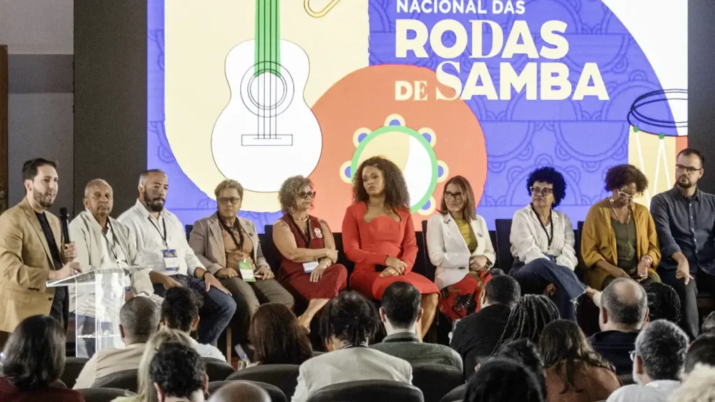 Políticas Públicas para Mulheres na Cultura: Debates no 1º Seminário Nacional das Rodas de Samba Políticas Públicas para Mulheres na Cultura: Debates no 1º Seminário Nacional das Rodas de Samba