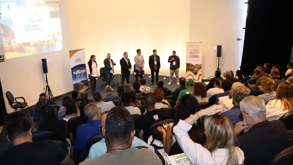 Fórum em Niterói discute turismo sustentável e fortalece economia regional